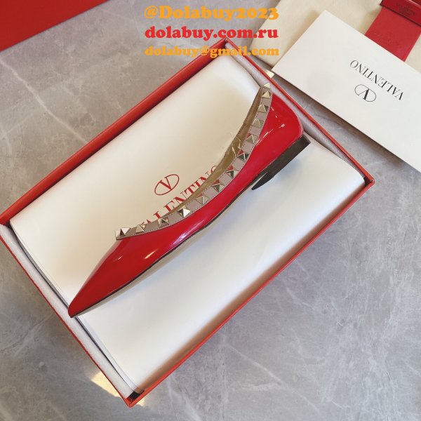 We sale a kind of brands replica shoes as Valentino replica shoes