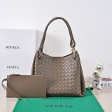 Top Bottega Veneta Intrecciato Parachute Large handbag 796571
