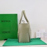 Perfect BOTTEGA VENETA Arco Small Tote Bag 30CM