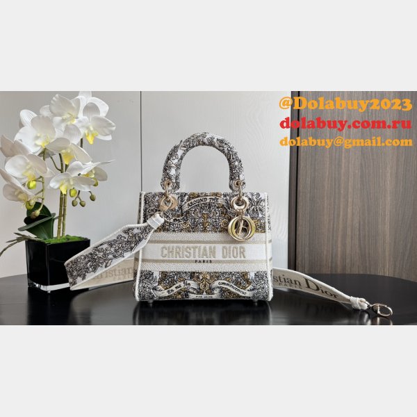 Exquisite Lady Dior 24cm Replica - Unmatched Elegance & Craftsmanship