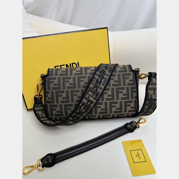 Luxury fendi Cheap Medium Iconic Baguette handbag