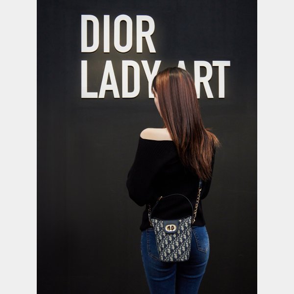 Dior Designer Oblique 30 Amber Montaigne Bucket 2049 Replica Bag