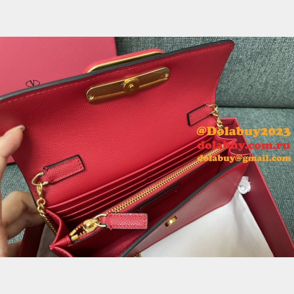 TOP Valentino Garavani Grained Calfskin Clutch