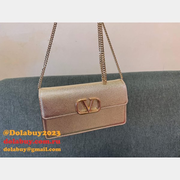 TOP Valentino Garavani Grained Calfskin Clutch