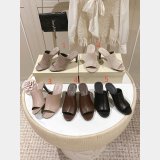 Classic leather heels with precious details