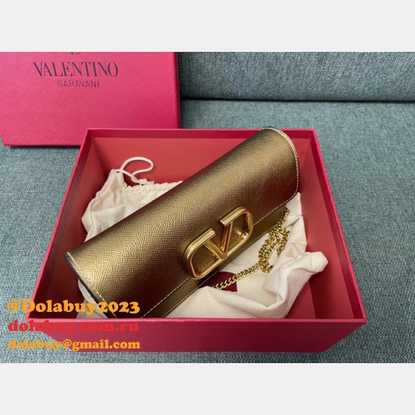 TOP Valentino Garavani Grained Calfskin Clutch