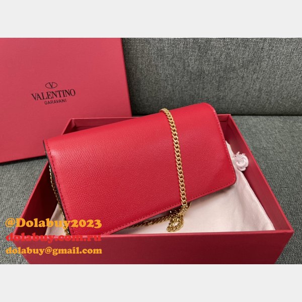 TOP Valentino Garavani Grained Calfskin Clutch