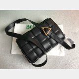 Bottega Veneta Best Replica Maxi Intreccio Cassette Nappa leather shoulder bag