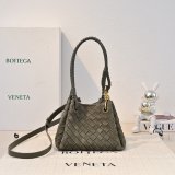 TOP Bottega Veneta small Parachute bag suede